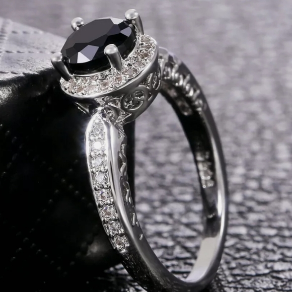 New RADIANT Prong round cut BLACK SAPPHIRE S925 Silver wedding RING - Picture 3 of 4